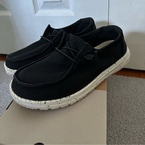 Women’s hey dudes size 6